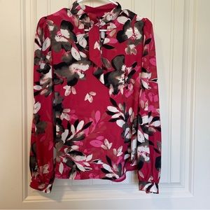 Cute Zac & Rachel long sleeve blouse!